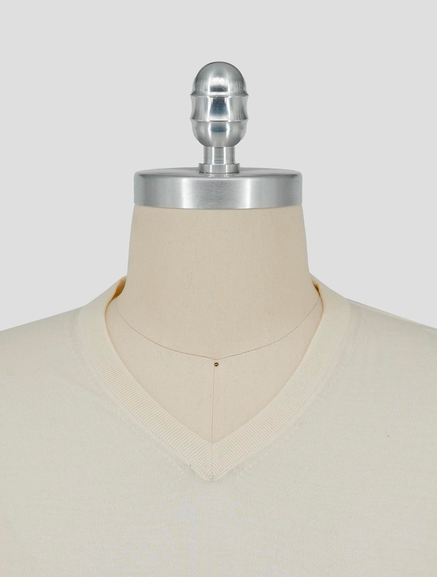 Kiton White Wool 14 Micron Sweater V-Neck