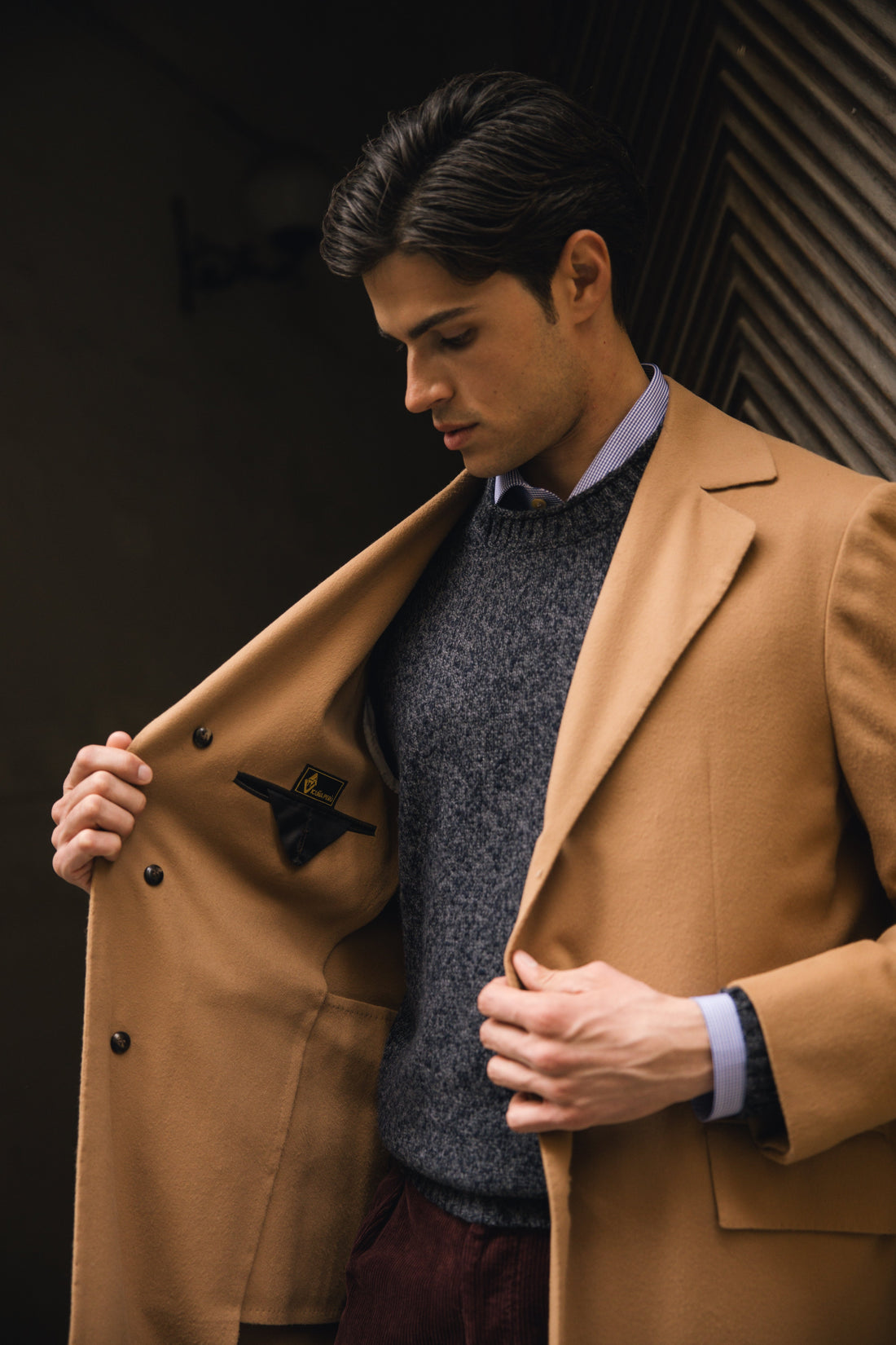 Vicuna vs Cashmere: A Fabric Comparison Guide