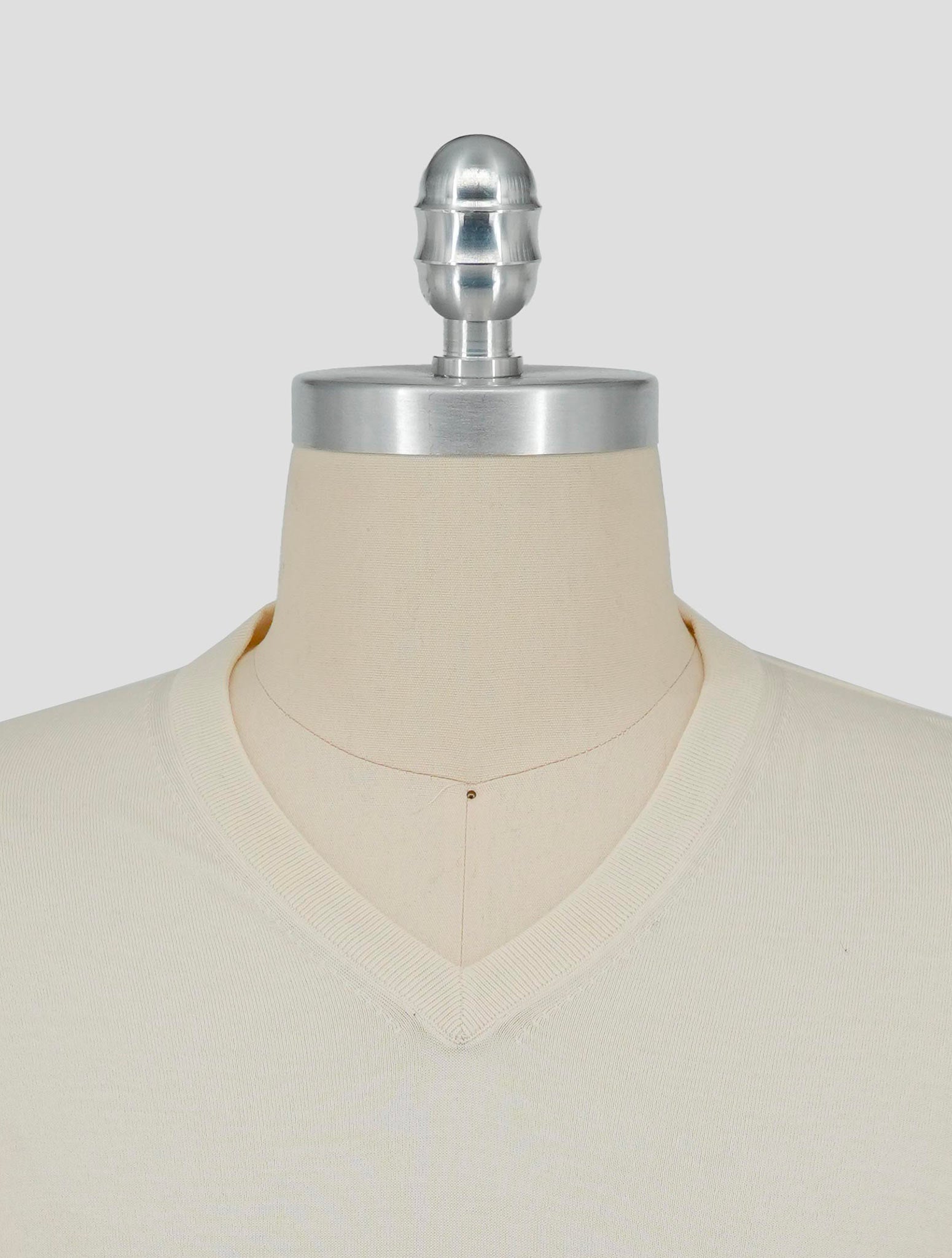 Kiton White Wool 14 Micron Sweater V-Neck